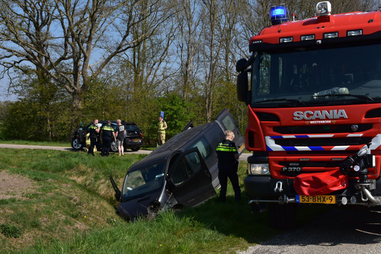 Twee voertuigen komen met elkaar in botsing bij Eursinge