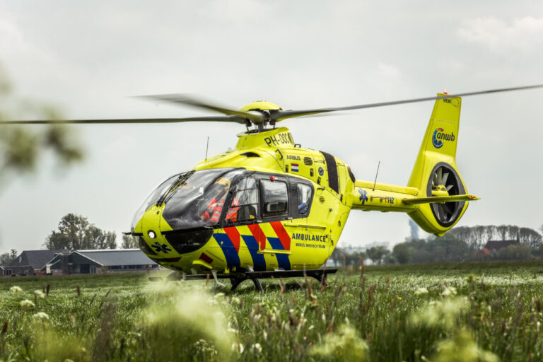 Motorrijder en voetganger in botsing in Vlagtwedde