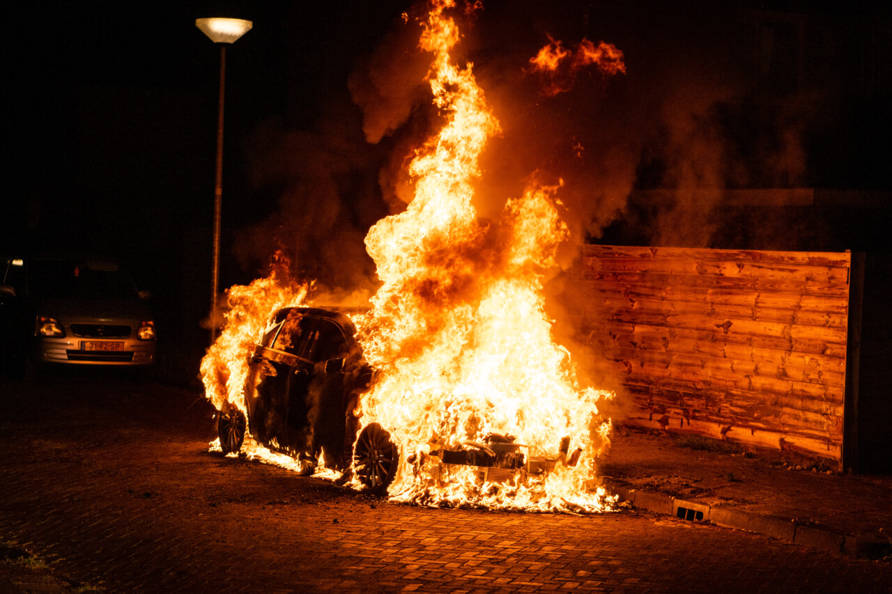 Brandweer Hoogezand twee keer in actie voor autobrand