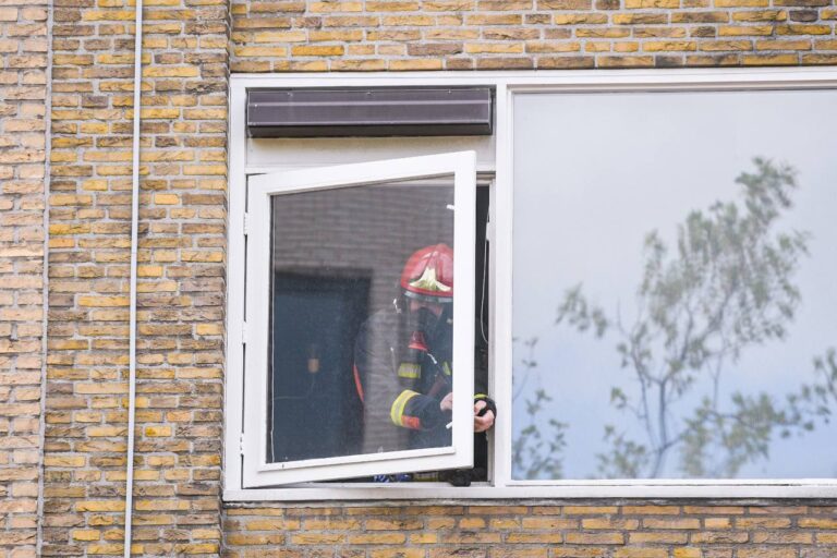 Brandweer ingezet voor woningbrand in Groningen