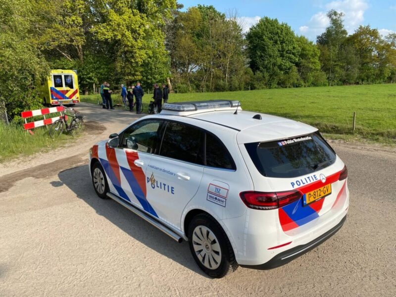 Brommer en fietser met elkaar in botsing bij Opende