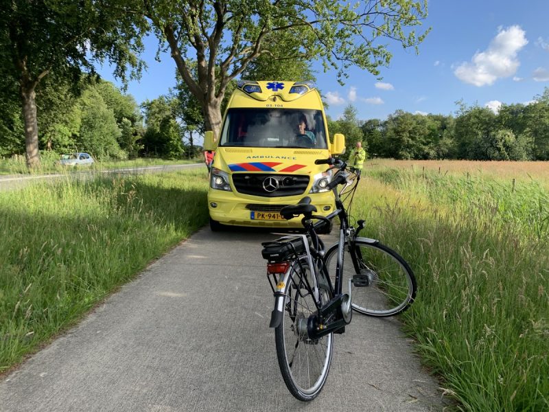 Dronken fietser gewond na val op fietspad bij Ubbena