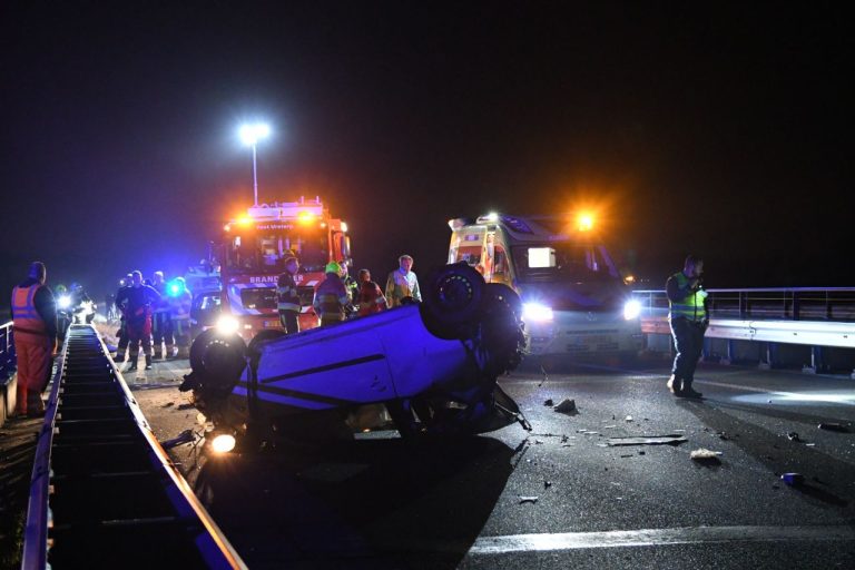 Automobilist ernstig gewond bij verkeersongeval op N381 bij Wijnjewoude