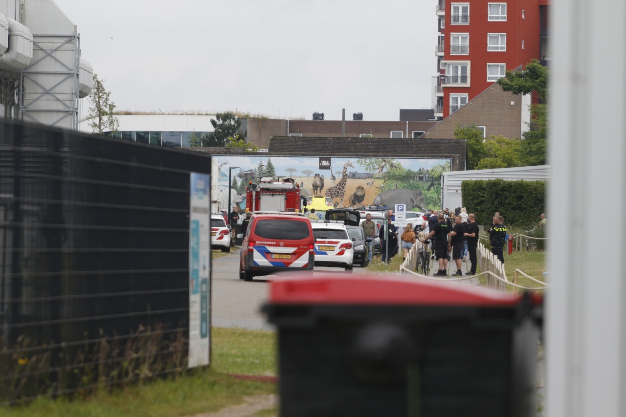 Drie personen onwel door vreemde stof bij dierentuin in Emmen