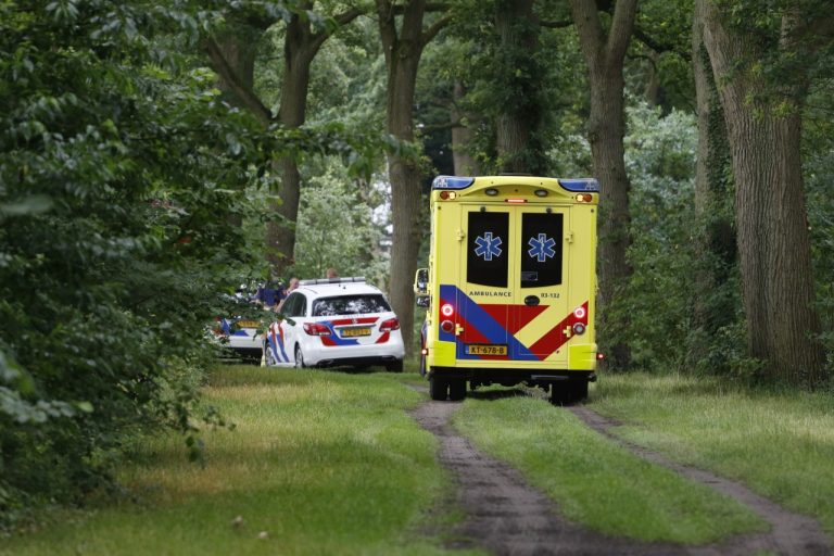 Persoon uit water gehaald door brandweer in Emmen
