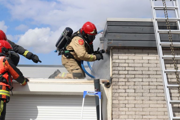 Werkzaamheden op dak veroorzaakt brand in Winschoten