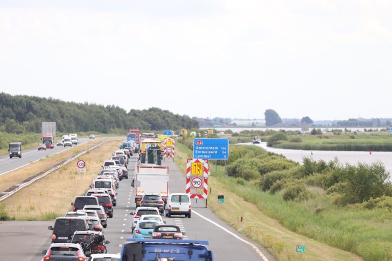 Flinke file op A6 door ongeval