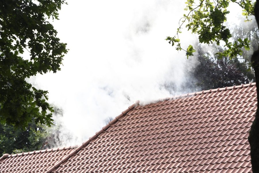 Brandweer weet erger te voorkomen bij brand in dak van basisschool in Glimmen