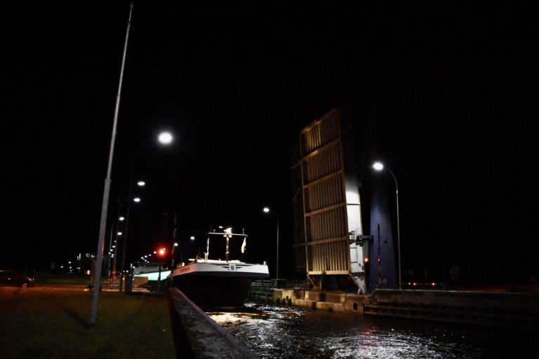 Brug bij Gaarkeuken hele nacht open voor scheepvaart