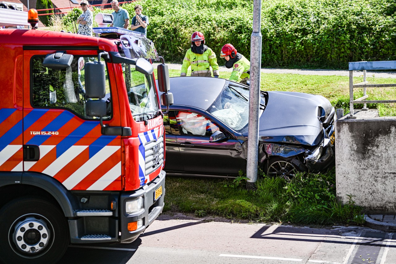 Eenzijdig ongeval in Hoogezand; bestuurder aangehouden