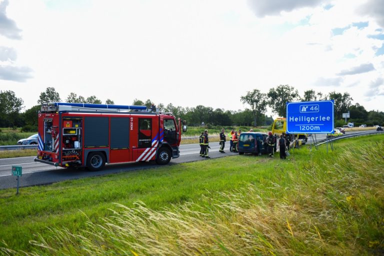 Brandweer ingezet bij autobrand op A7 bij Winschoten