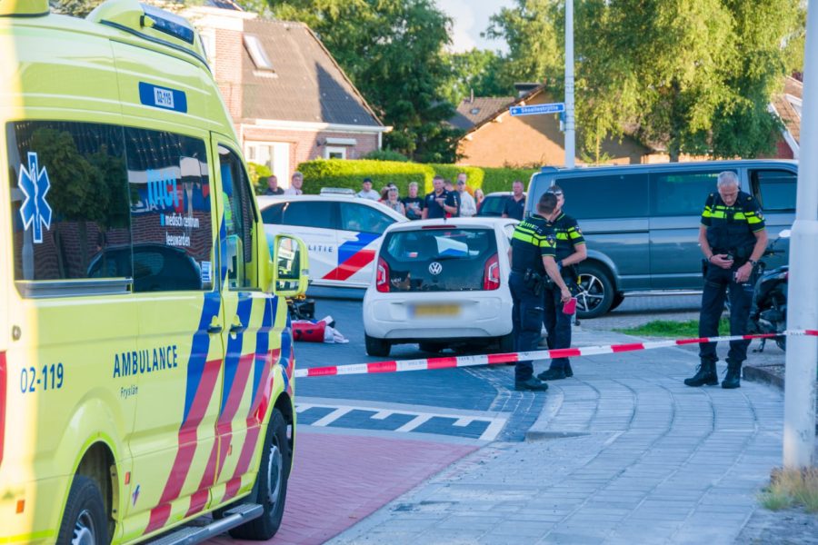 Scooterrijder zwaargewond na ongeval in De Westereen