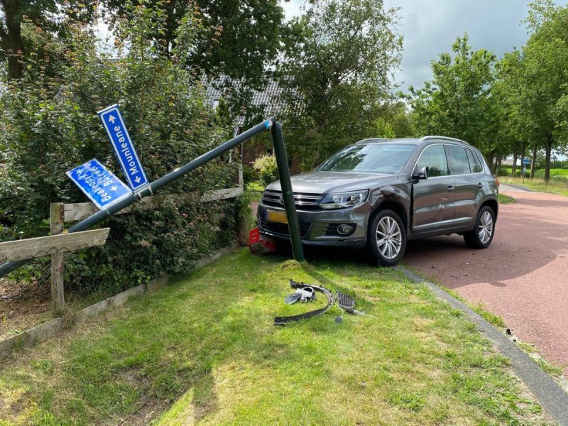 Auto’s in botsing door voorrangsfout in Ureterp