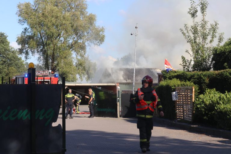 Forse brand in schuur Zuidbroek