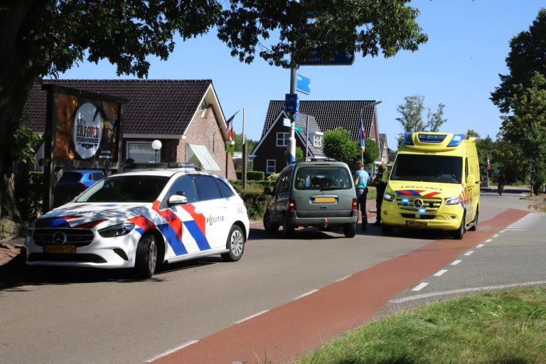 Scooterrijder ten val na botsing met automobilist