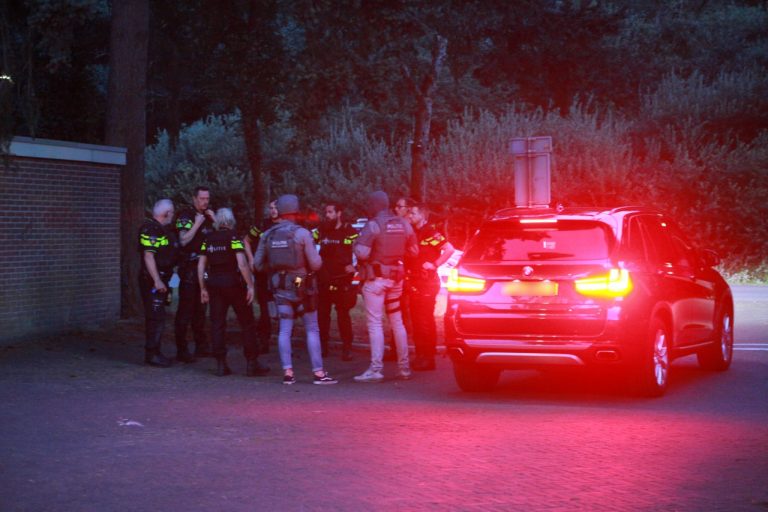 Politie ingezet voor man met vuurwapen in Emmen