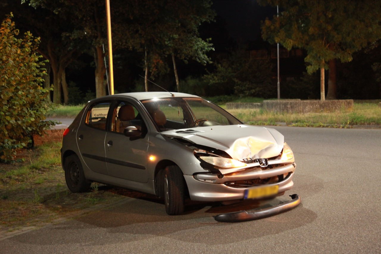 Blikschade bij ongeval op kruising in Emmen