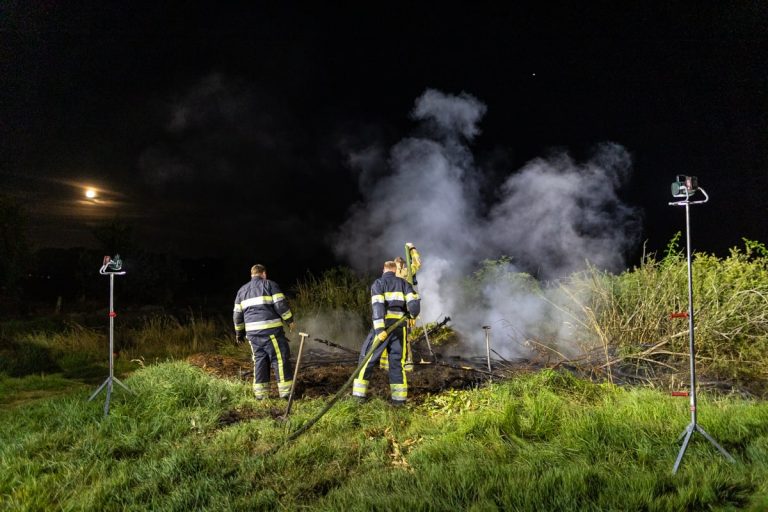 Brandweer van Ureterp opnieuw in actie voor buitenbrand
