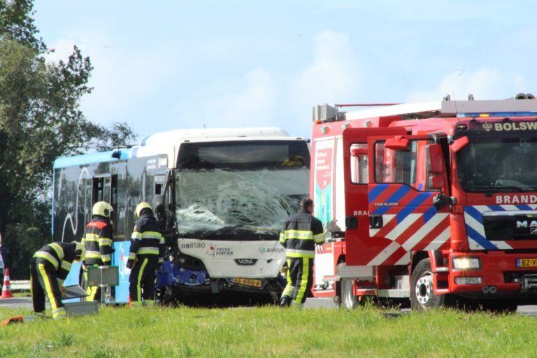 Gewonde bij ongeval op A7 bij Nijland