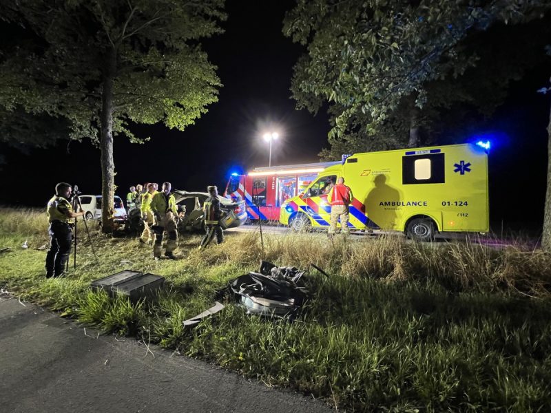 Automobilist zwaargewond bij ongeval in Groningse Den Ham