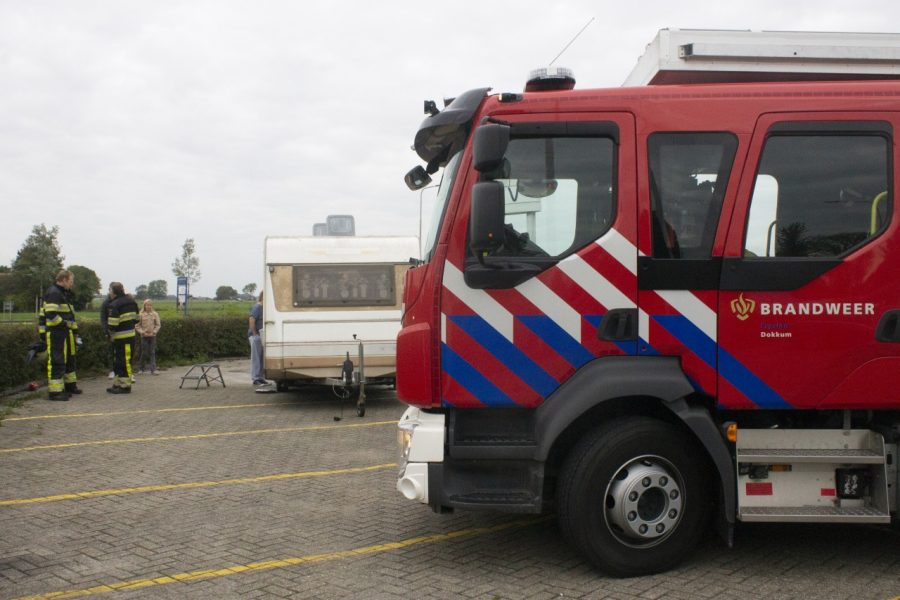 Brandweer rukt uit voor brand in caravan in Dokkum