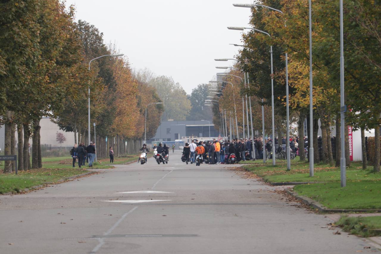 Politie beëindigt illegale scooter-meeting in Foxhol en Groningen Stad