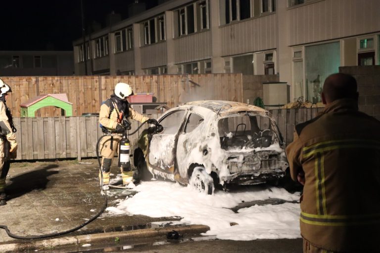 Auto uitgebrand in Emmen