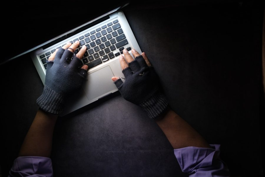 Bankhelpdeskfraudeurs aangehouden in Hoogezand en Assen