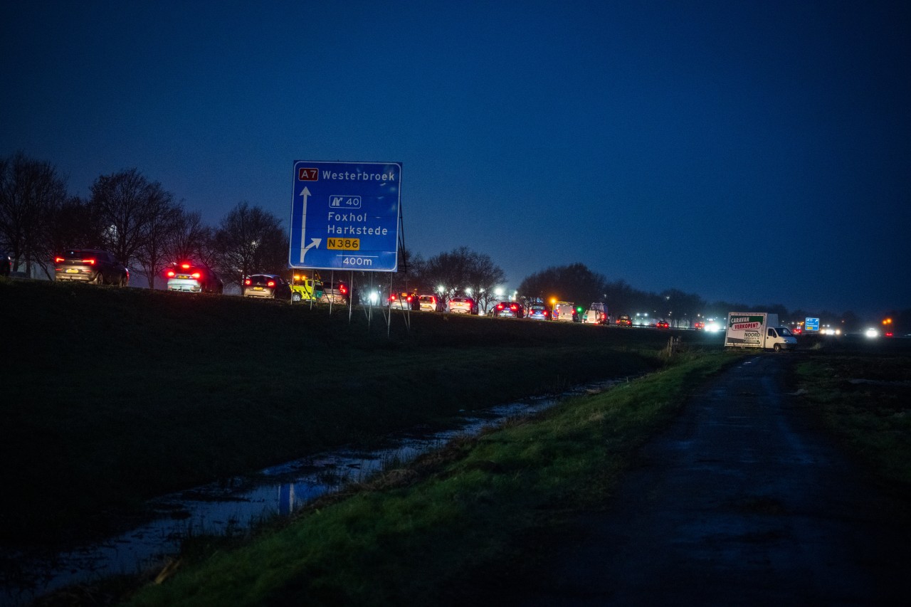 Lange file op A7 tussen Hoogezand en Groningen na ongeval