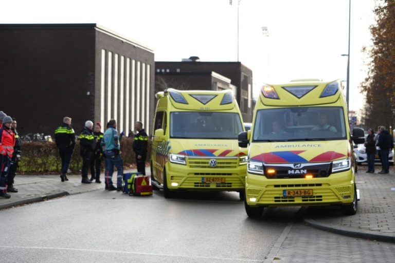 Scholier ernstig gewond na botsing met auto bij De Atlas in Emmen