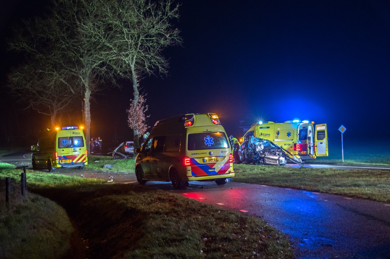 Twee doden bij zeer ernstig ongeval N919 Oosterwolde