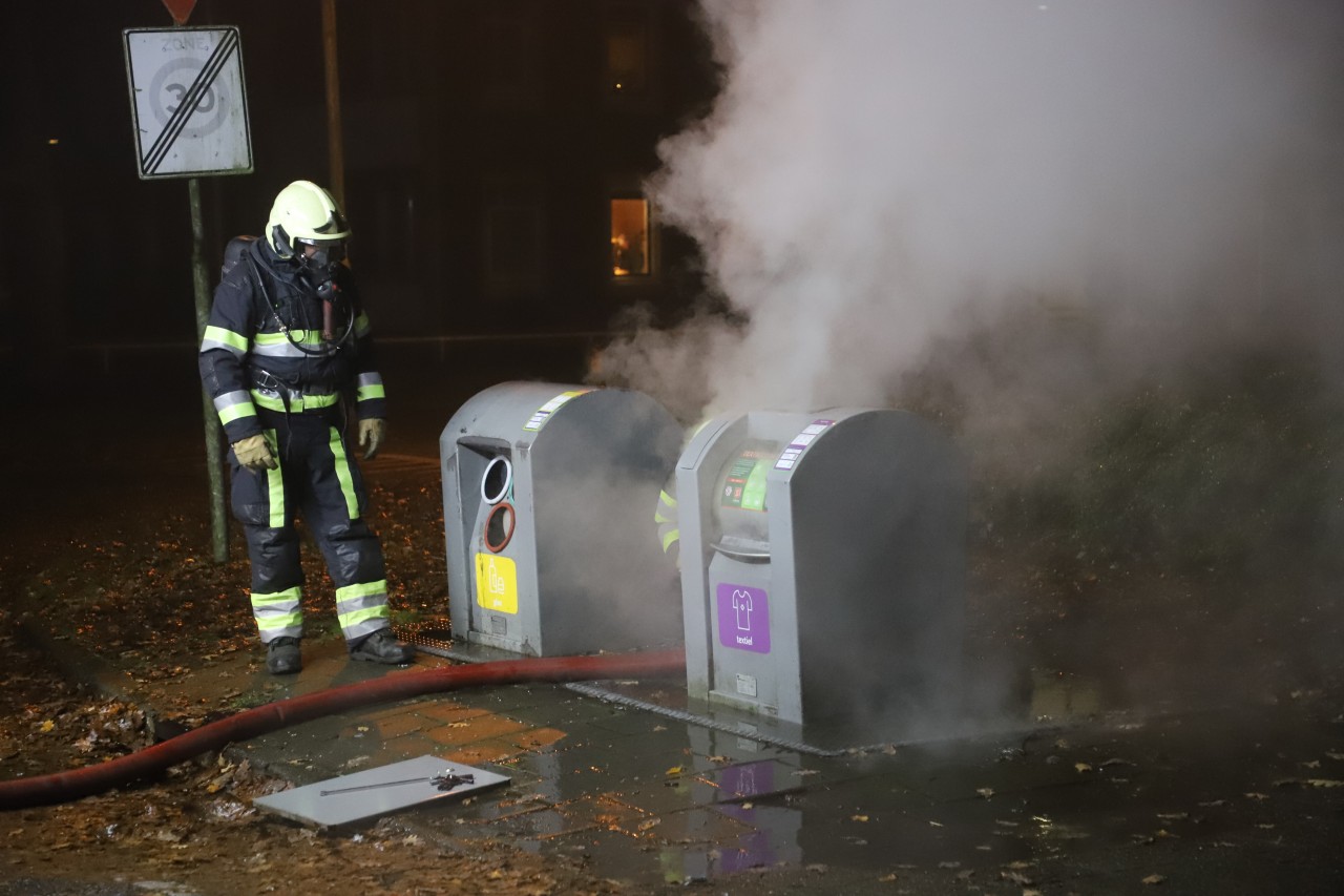 Kledingcontainer opnieuw in de brand in Burgum