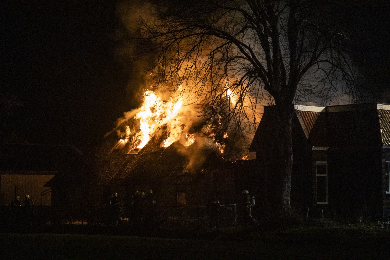 Woonboerderij verwoest door uitslaande brand in Gorredijk