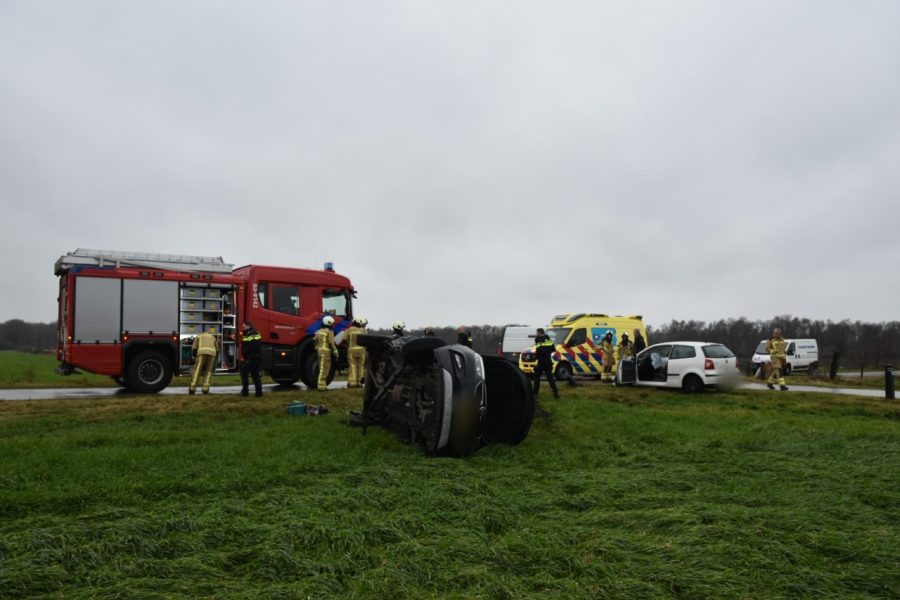 Twee voertuigen in botsing op kruising in Darp
