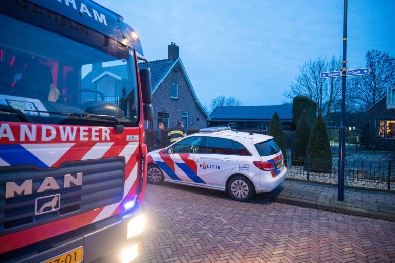 Man gewond door explosie in Augustinusga