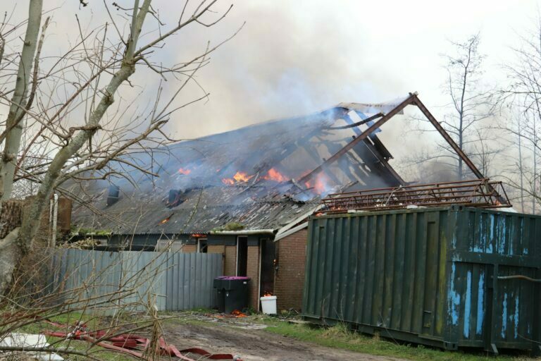 Veel rookontwikkeling bij brand in woning met asbest