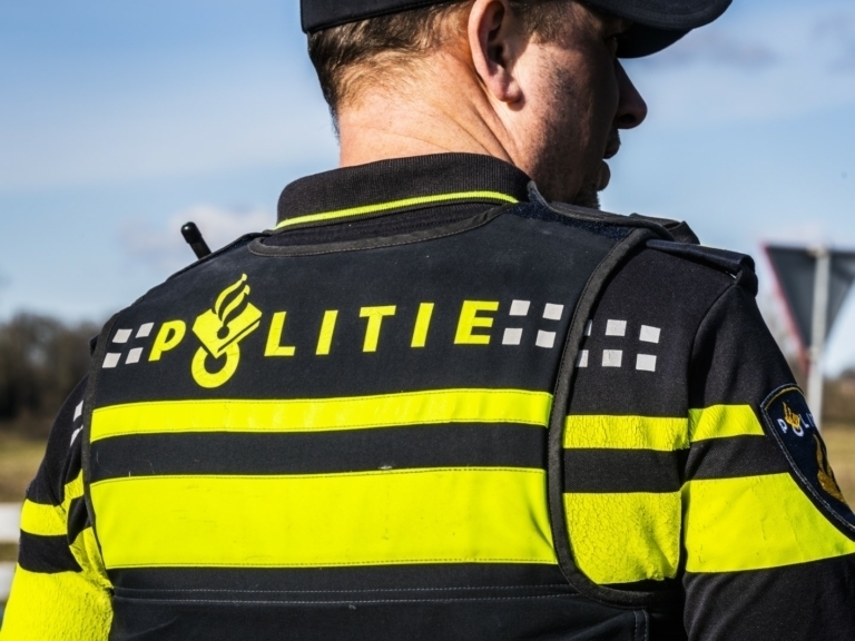 Betrapte inbreker mishandelt man in Stiens na achtervolging