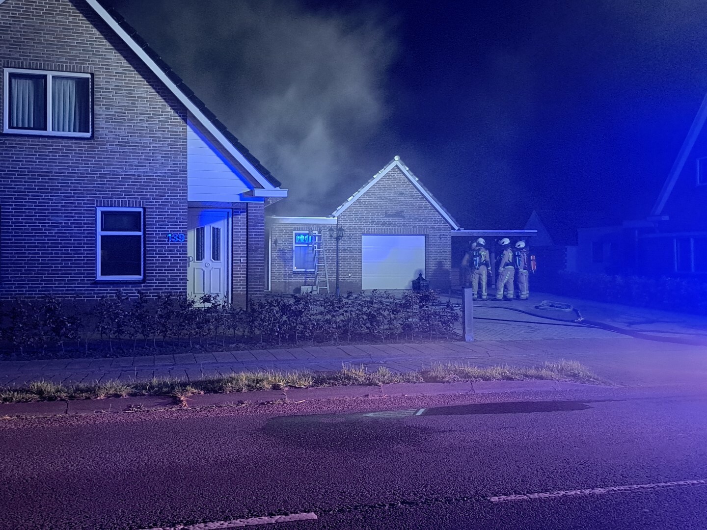 Woning onbewoonbaar na flinke brand bij meterkast