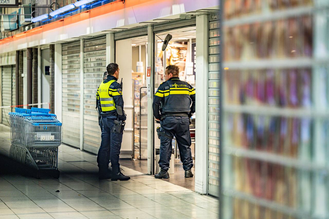 Gewapende overval bij supermarkt, verdachte kwartier later aangehouden