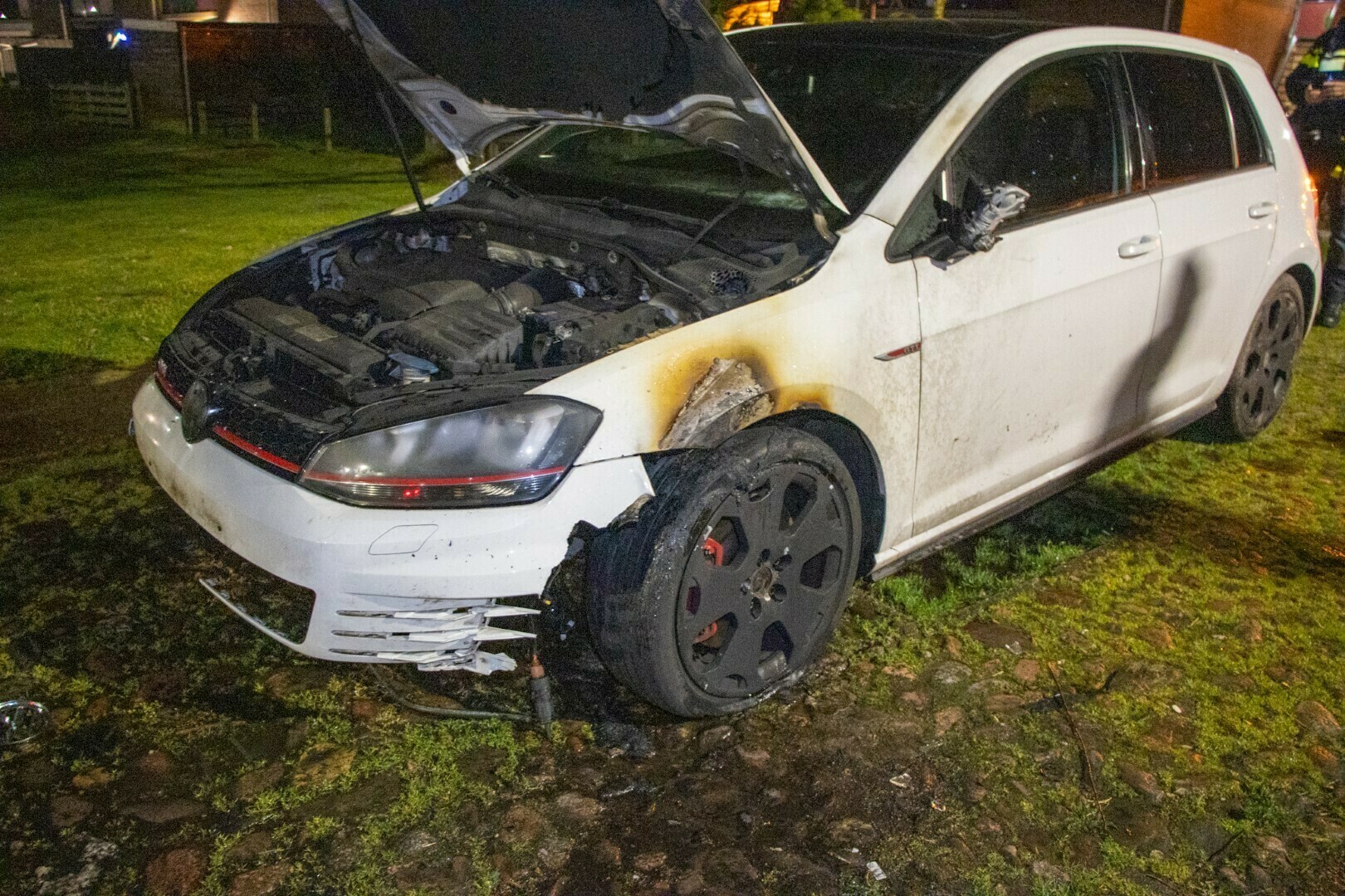 Autobrand in Emmen : ”beschadigde auto stond er al langer”