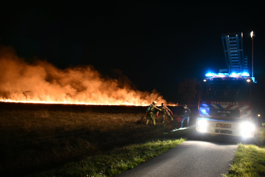 Zeer grote brand in natuurgebied