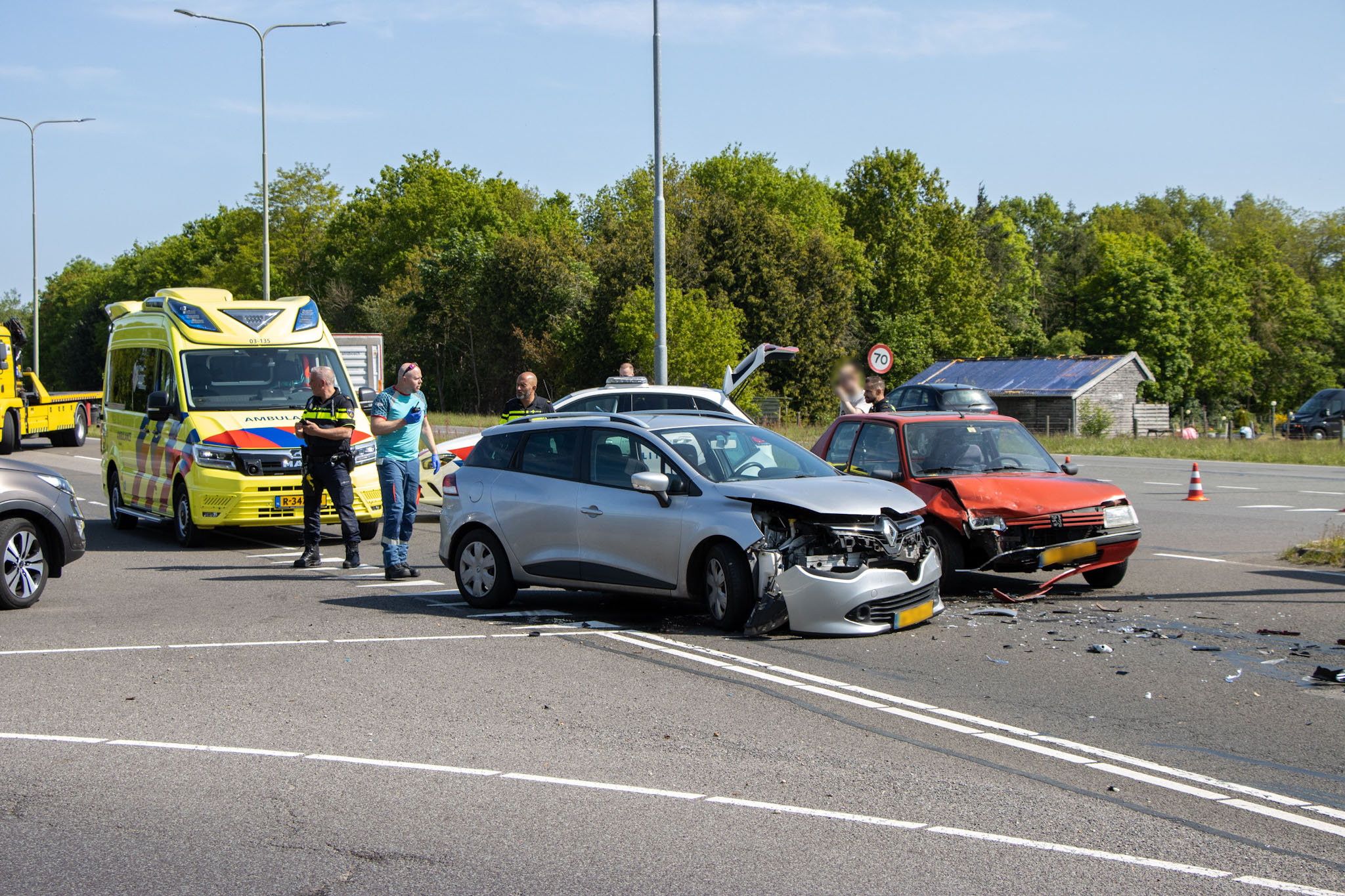 Auto’s zwaar beschadigd bij ongeval op kruispunt