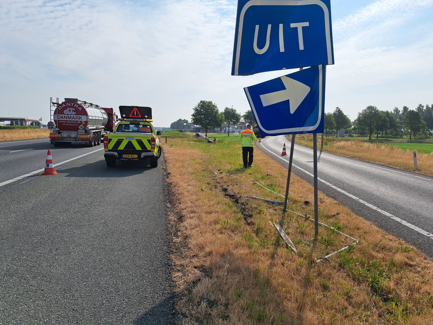 Auto mist afrit en belandt in greppel
