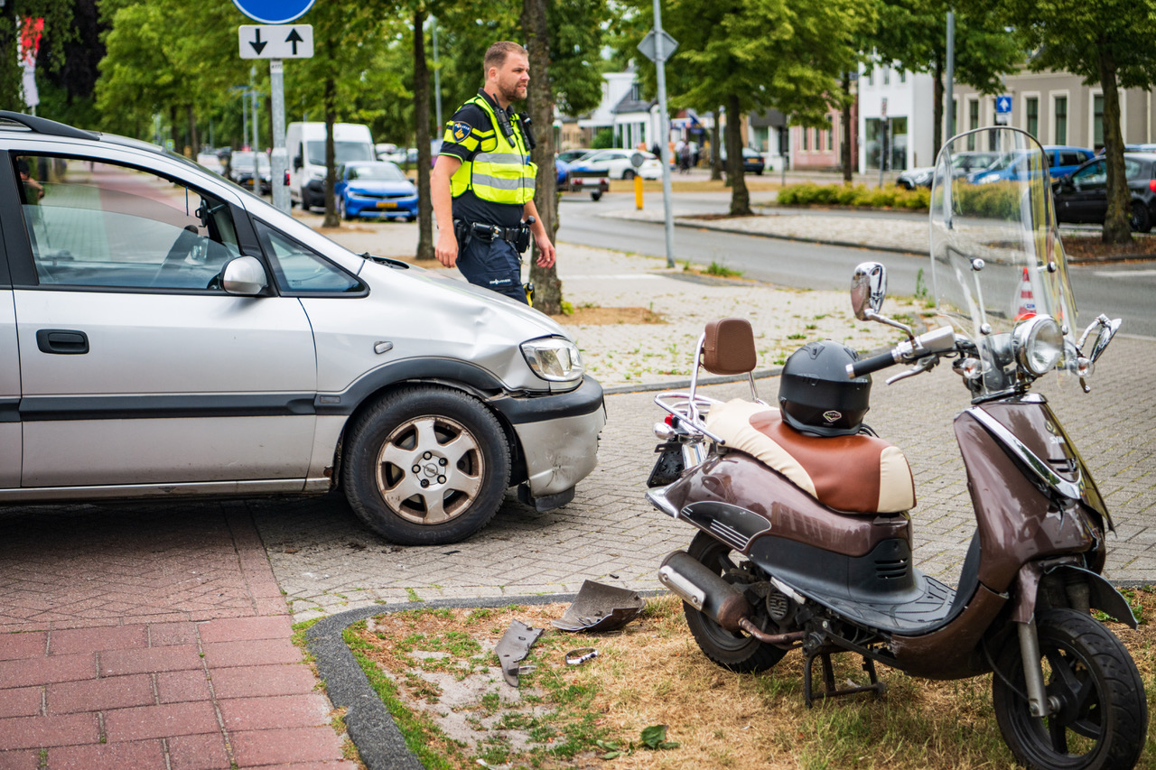 Scooterrijder gewond bij ongeval in Hoogezand
