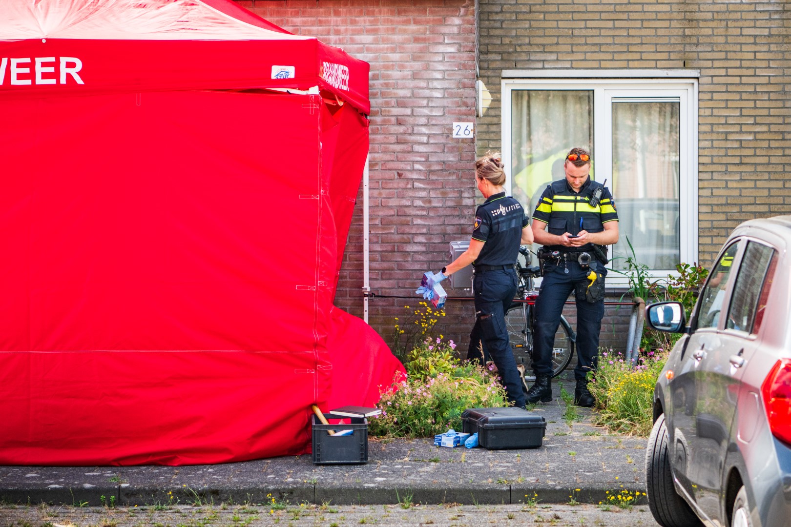 UPDATE: Overleden man aangetroffen bij woning: onderzoek naar oorzaak van overlijden