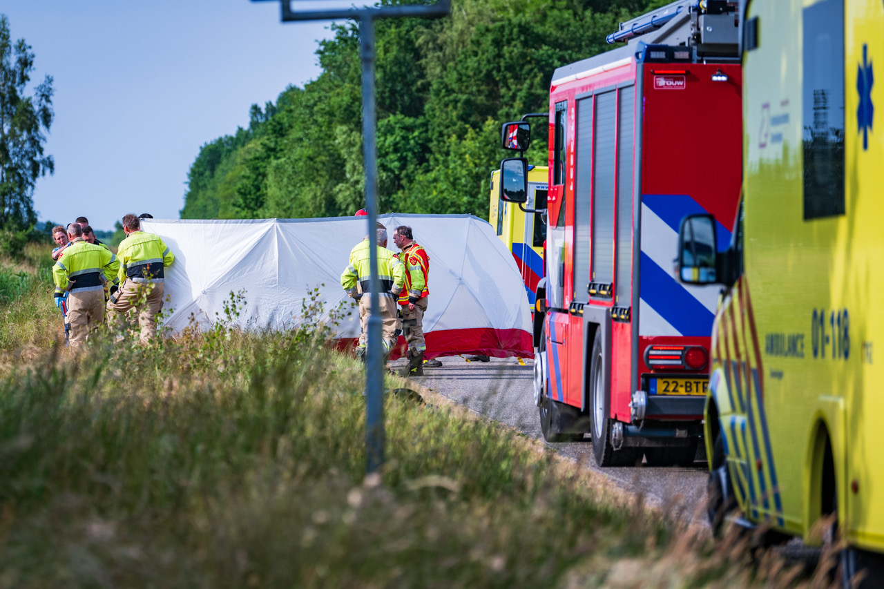 UPDATE: Overleden persoon aangetroffen in sloot