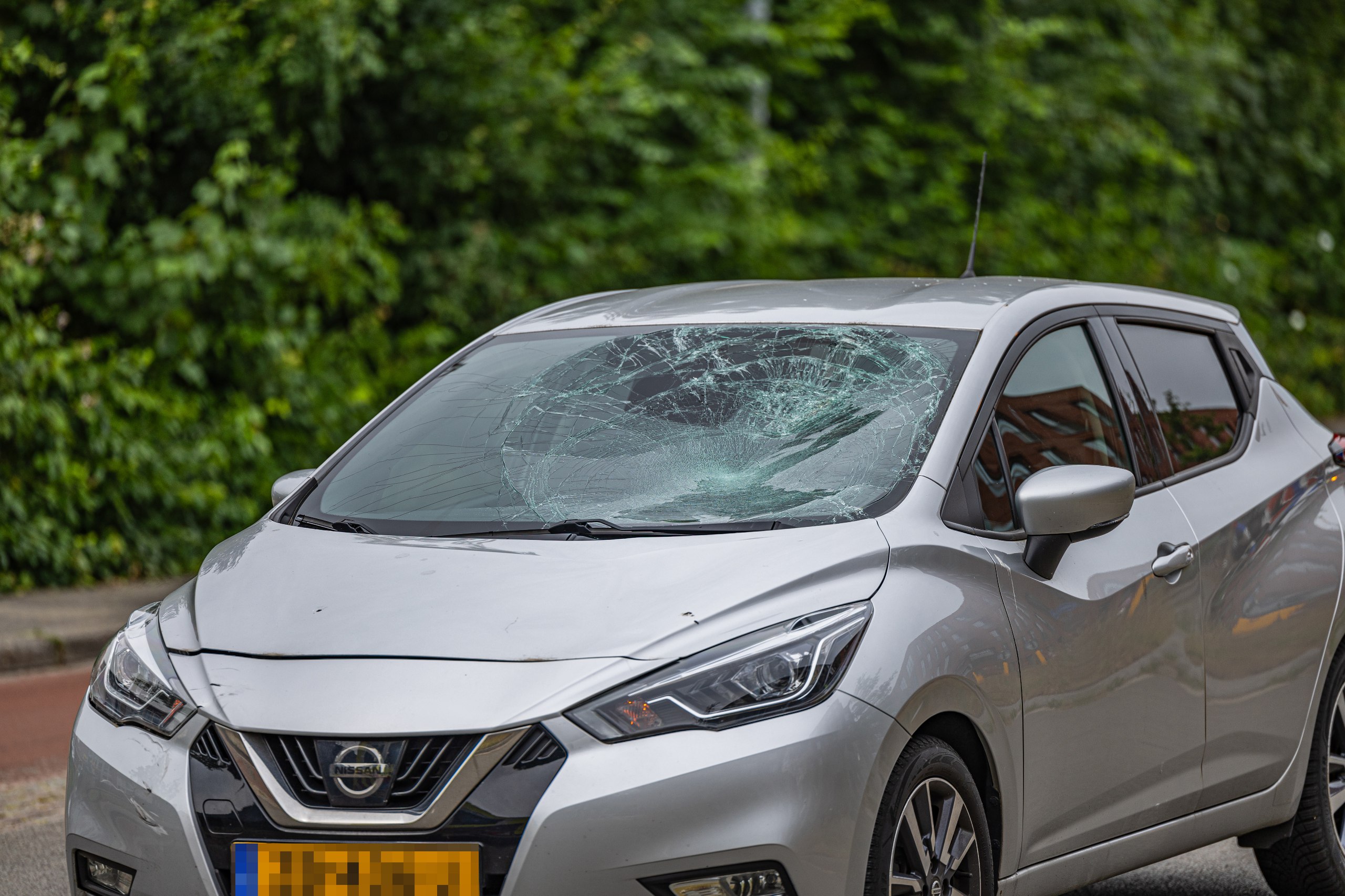 Fietser ernstig gewond na aanrijding met auto