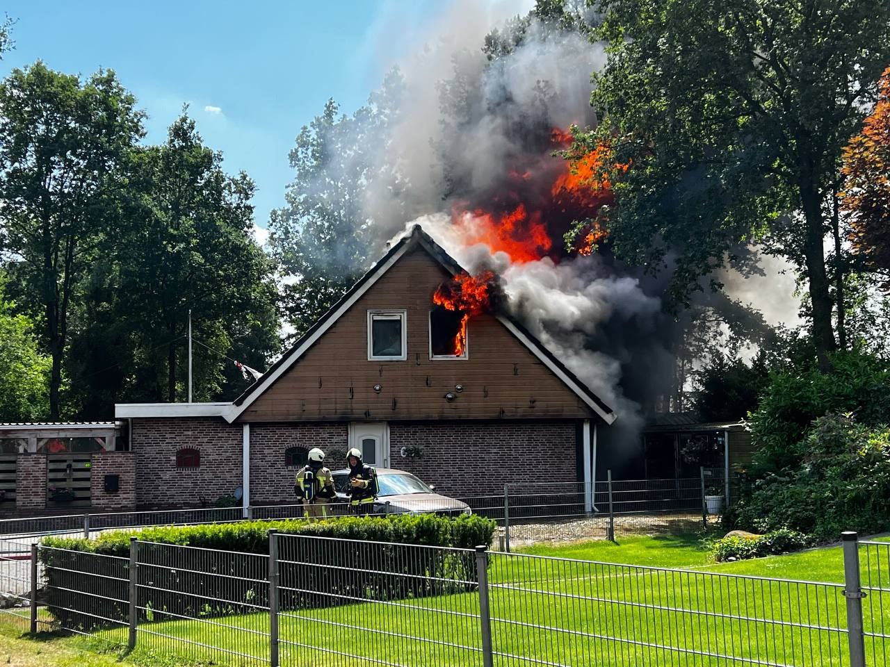 Huis verwoest door uitslaande brand