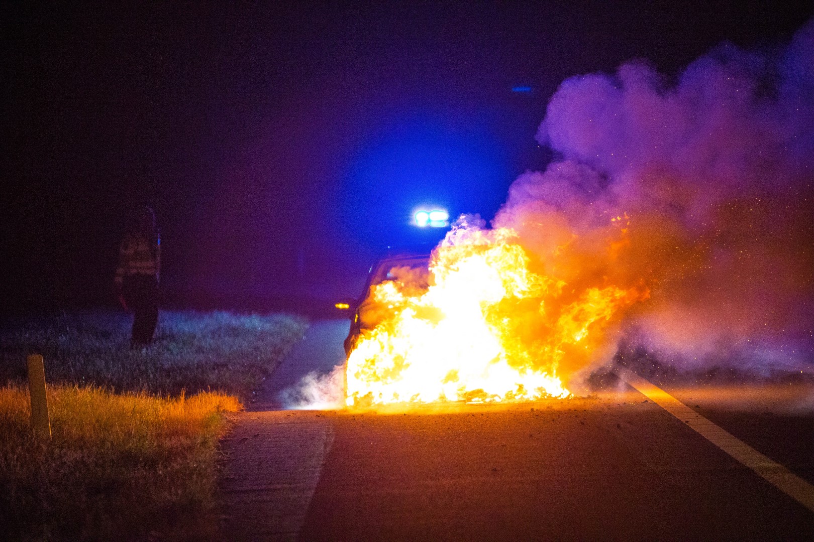 Autobrand op afrit A37 bij Veenoord