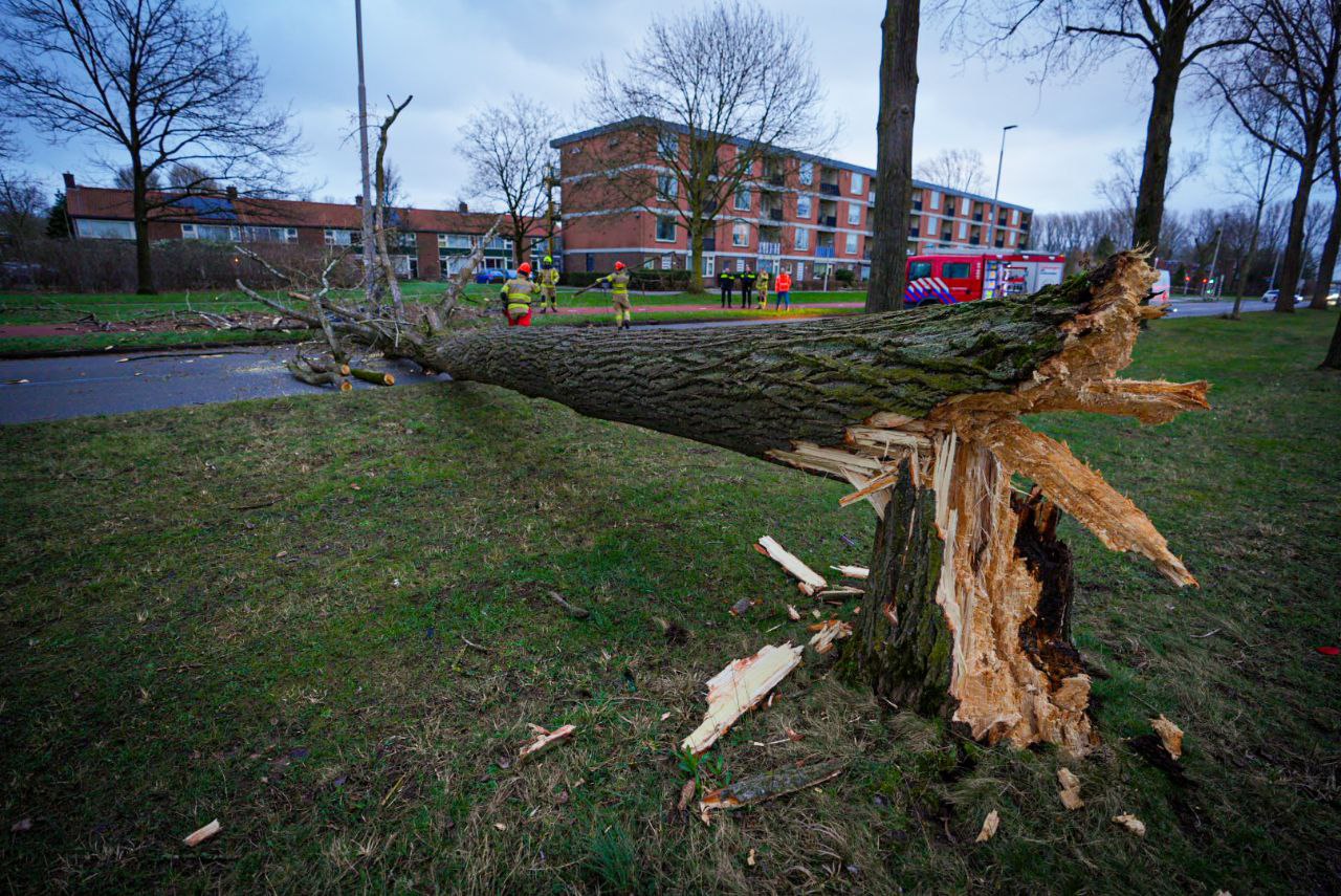 Weeralarm afgegeven voor Friesland: code rood